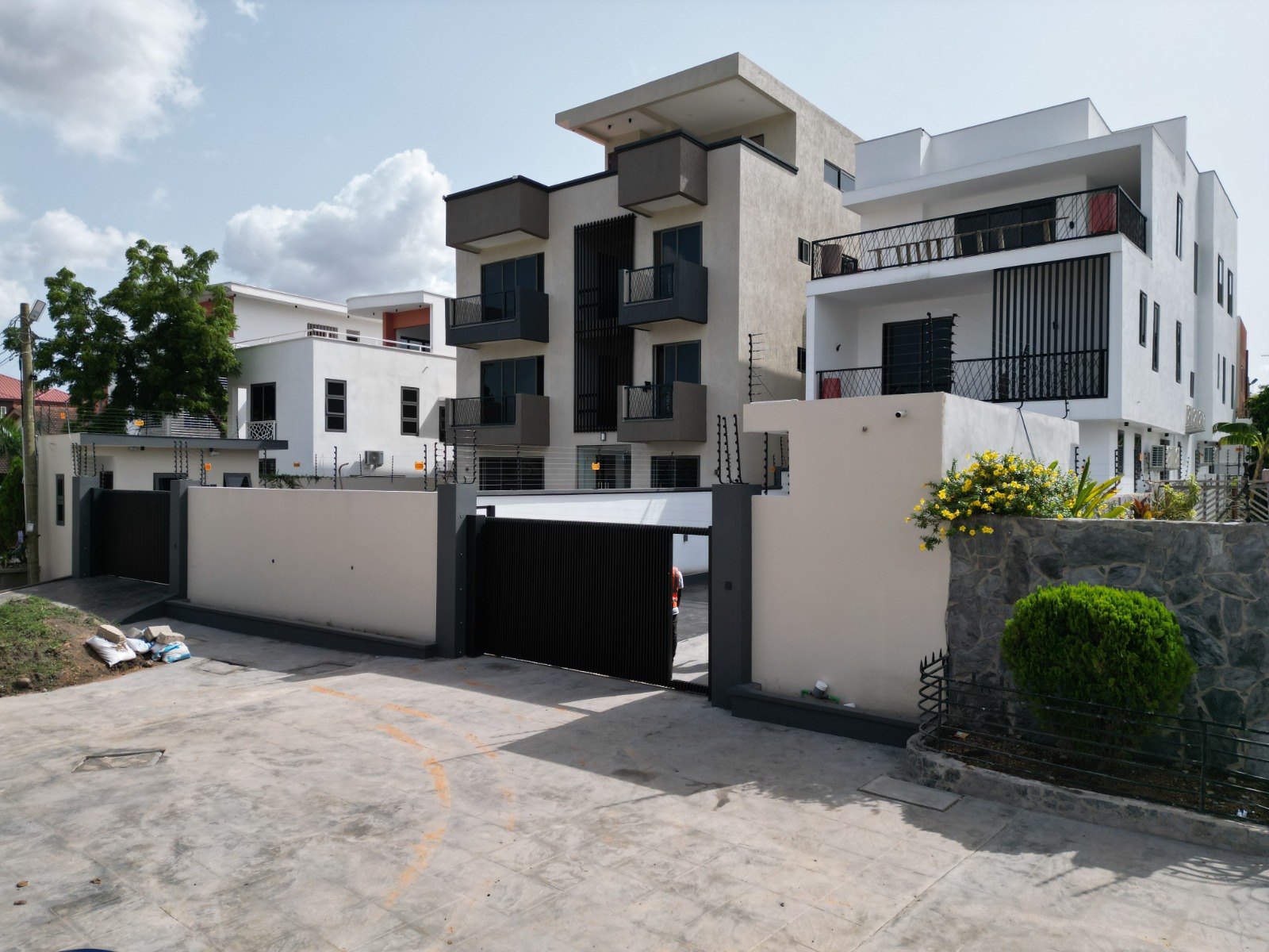 2 bedroom/1 bedroom apartment and 4 bedroom residence