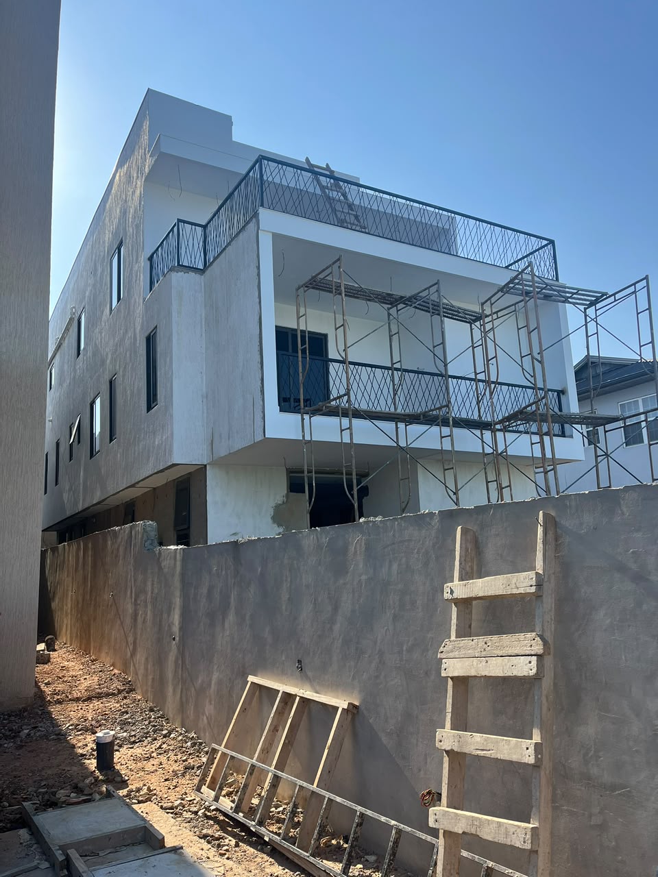 2 bedroom/1 bedroom apartment and 4 bedroom residence